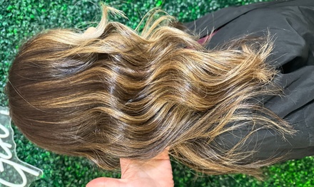 Haircut, Condition and Blowdry with Single Process - Te Brazilian Blowout And Beauty Studio