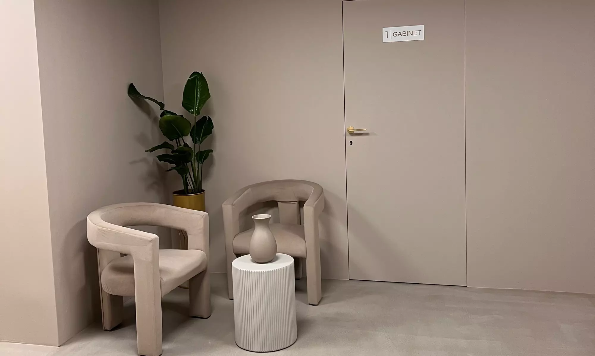 Wieloetapowy zabieg oczyszczający na twarz, szyję i dekolt