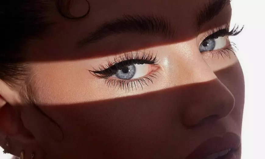 Image 3: Full Set of Classic, Hybrid, Volume or Glam Classic Eyelash Extensions