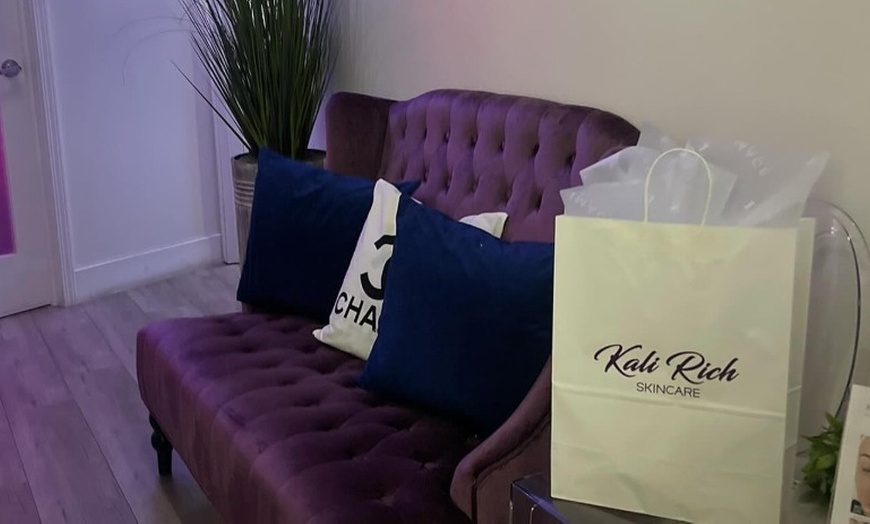 Image 5: Relaxing Facial & Massage or Holistic Body Contour & Wrap Treatment