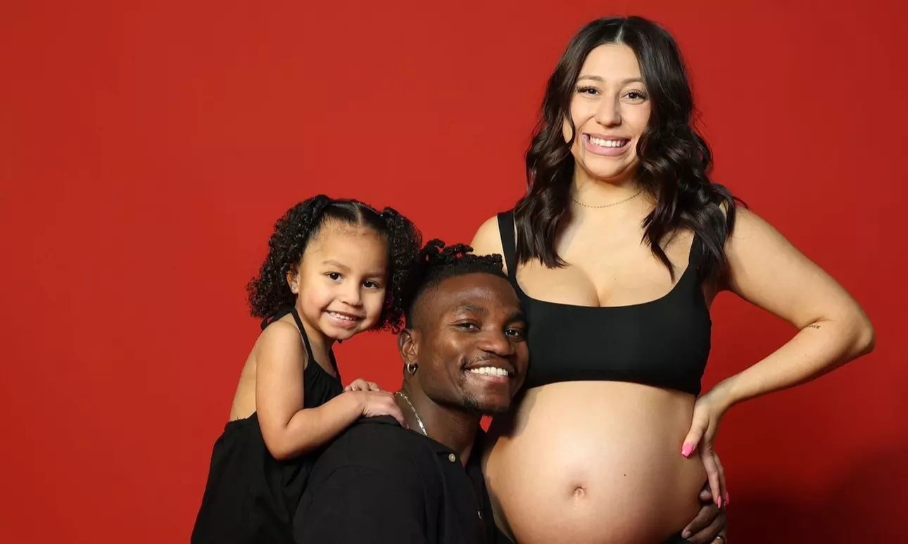 Get 30, or 60 Minute In-Studio Photography Session and Photo Package!