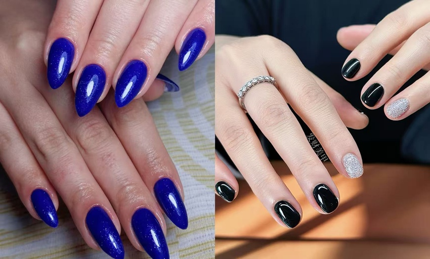 Image 4: Maniküre, Naturnagelverstärkung oder Nagelverlängerung mit Gel