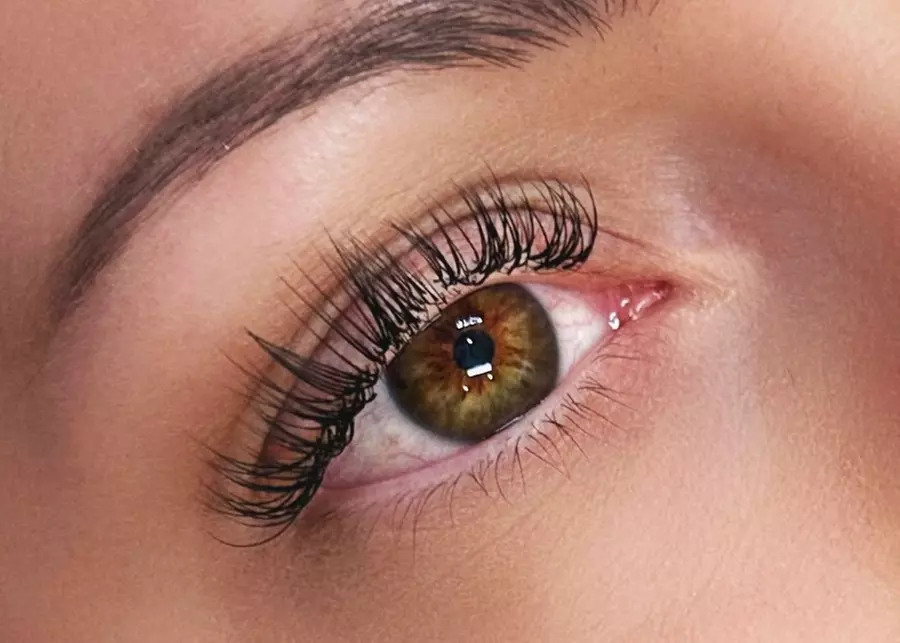Enhance Your Look with Eyelash Extensions and Refill