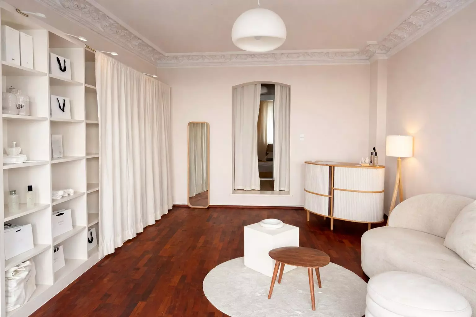 Basis-Pflege-Behandlung mit Ausreinigung & Maske oder Gesichts-Massage