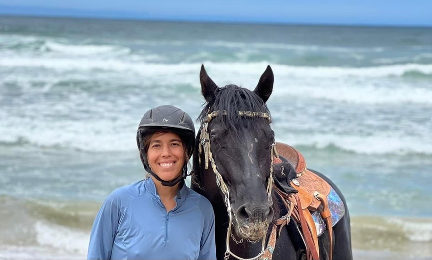 Image 3: Romantic Couples Horseback Ride on the Beach