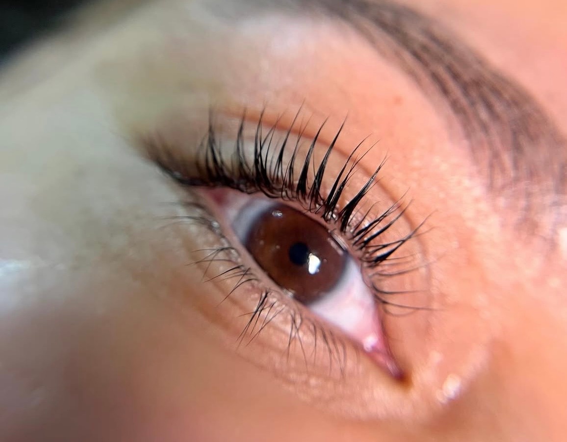 Transform Your Look with an Eyelash Lift Treatment