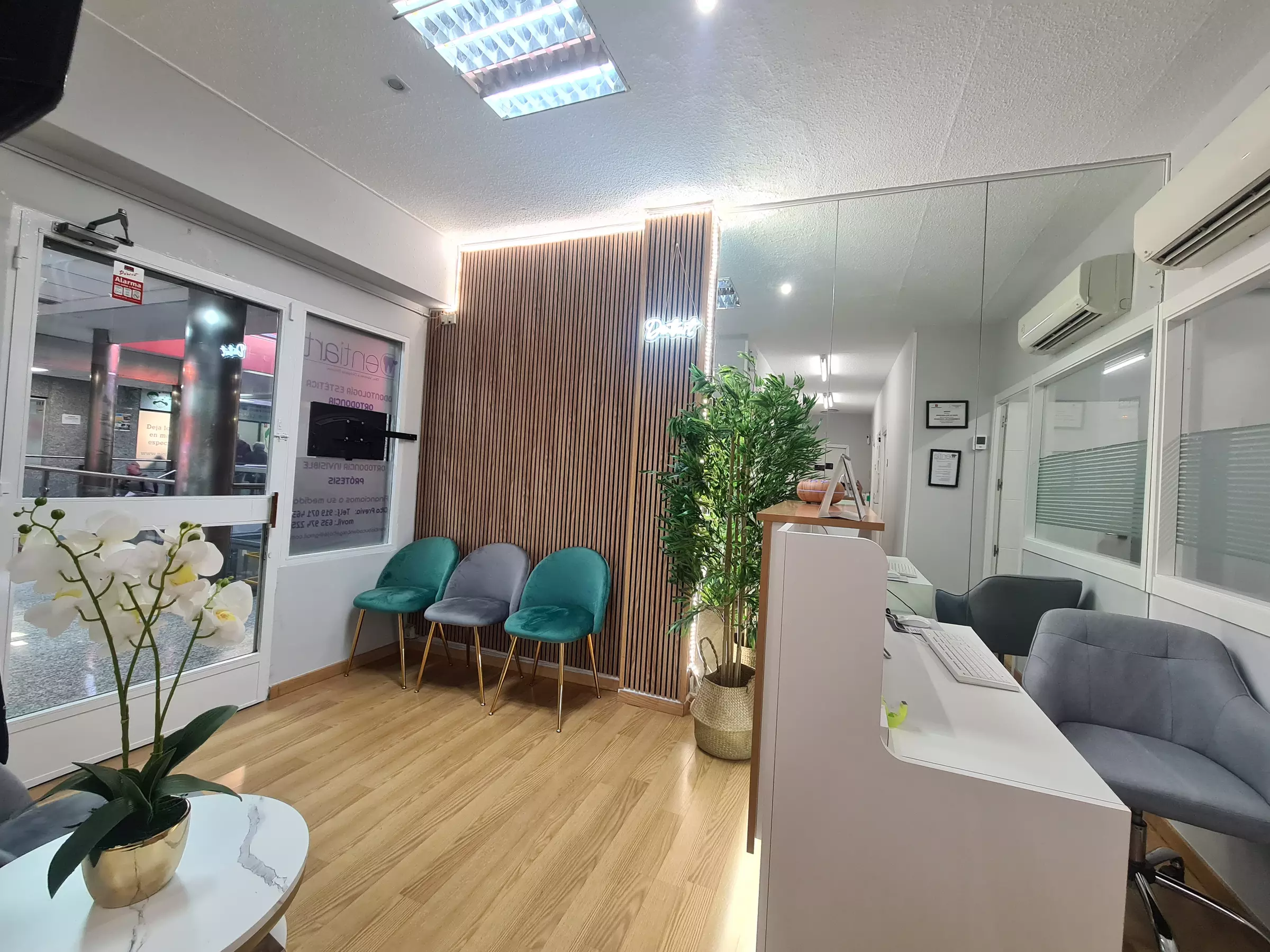 Tratamiento de relleno facial en Clínica Dentia