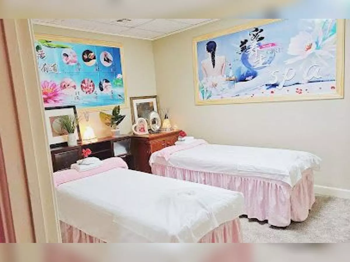 Swedish Massage or Deep Tissue Massage & Hot Stones & Aromatherapy