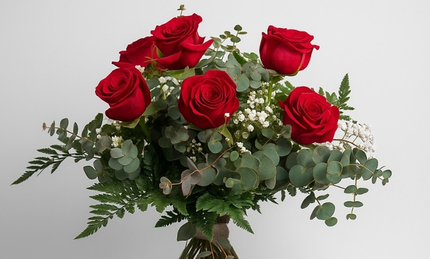 Image 1: Ramo de flores de diseño artesanal en tamaño mediano, grande o XL