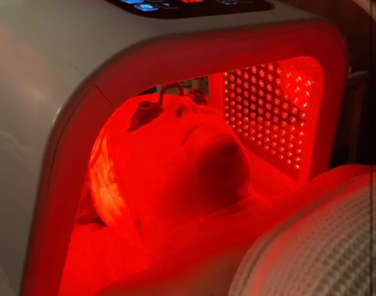 GlowKat Aesthetics presents Deluxe LED Facial for 60min to refresh up to 38% - Second Medium