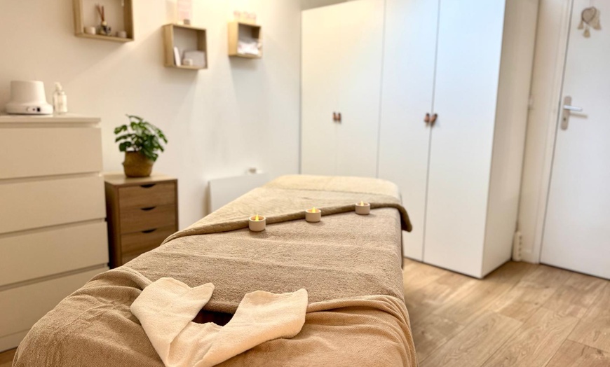 Image 1: Massage au choix de 50 ou 60 min, massage du visage en option