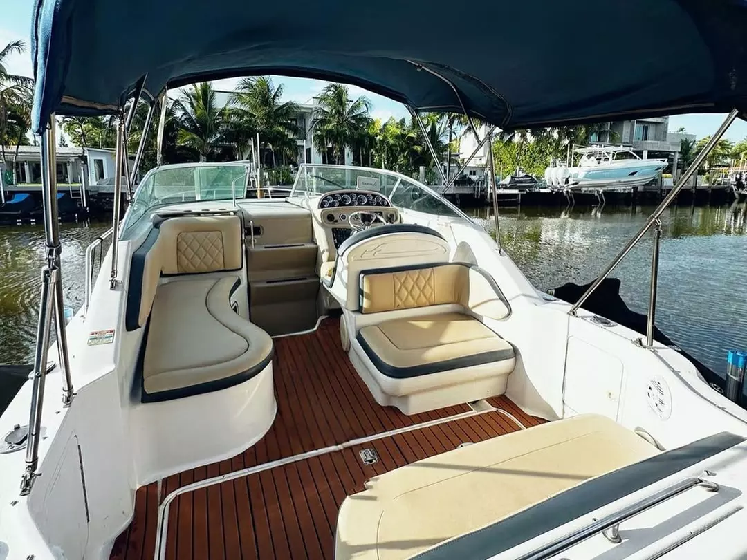 Private Yacht Tour – Miami Harbor & Coastline