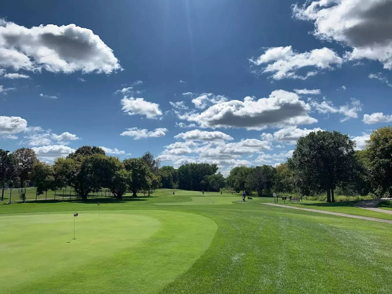 9-Hole Par-3 Golf with Cart – Minneapolis Metro