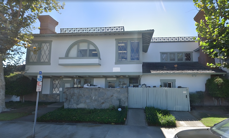 Image 3: Unwind: One Relaxing Massage (60min) with Mask/Scalp Massage and More