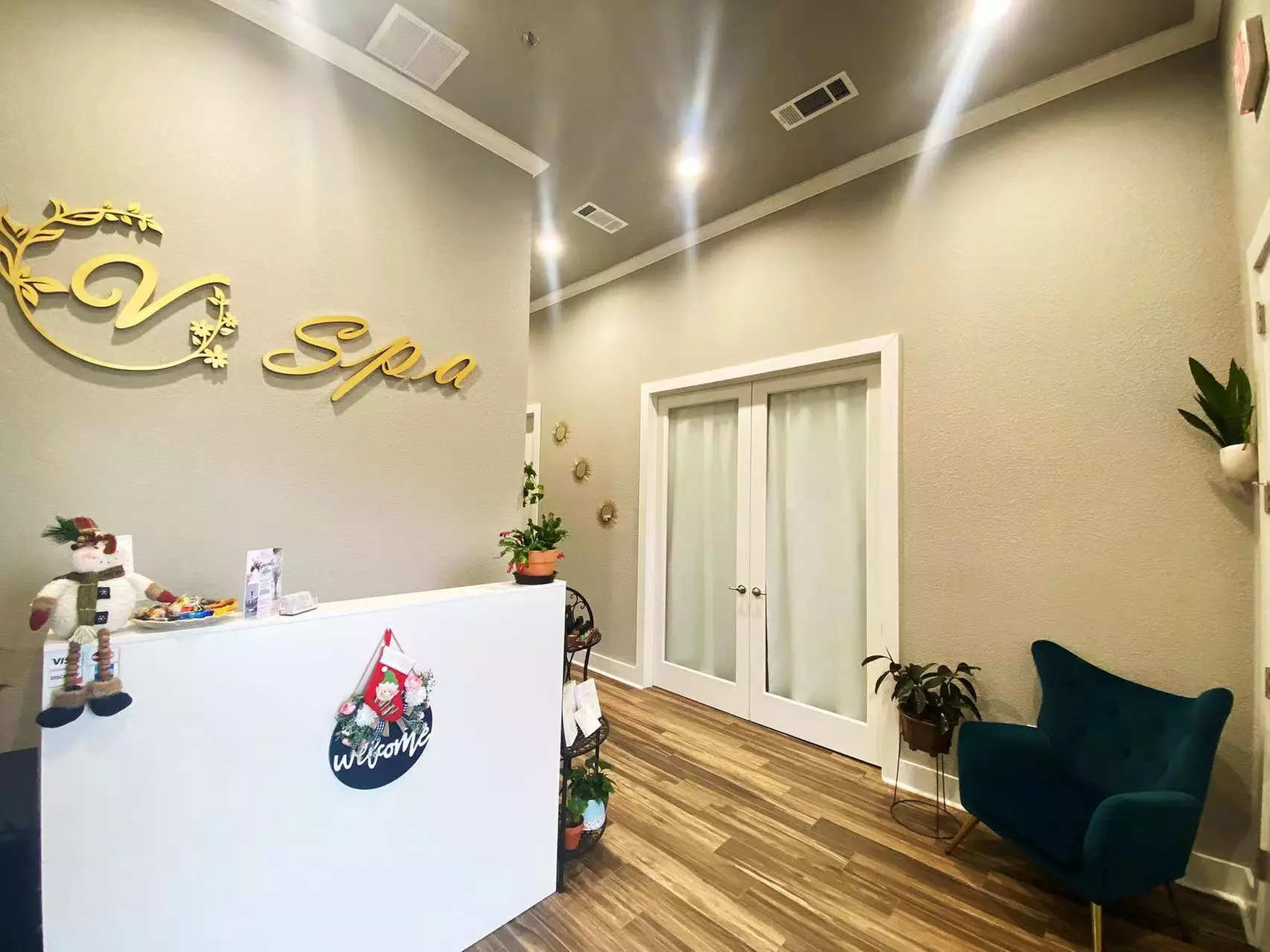 Up to 40% Off on Classic Massage at v spa - Second Medium