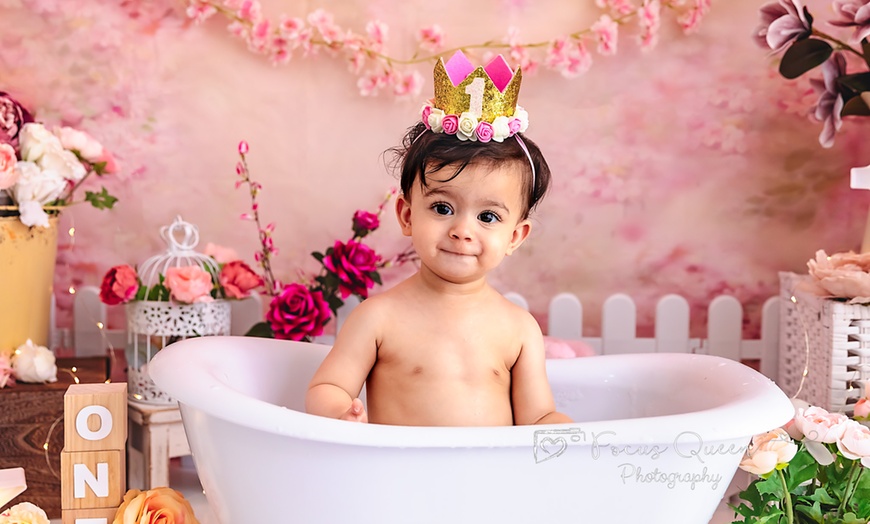 Image 8: Up to 50% Off on Tour - Photography at Focus Queen Photos