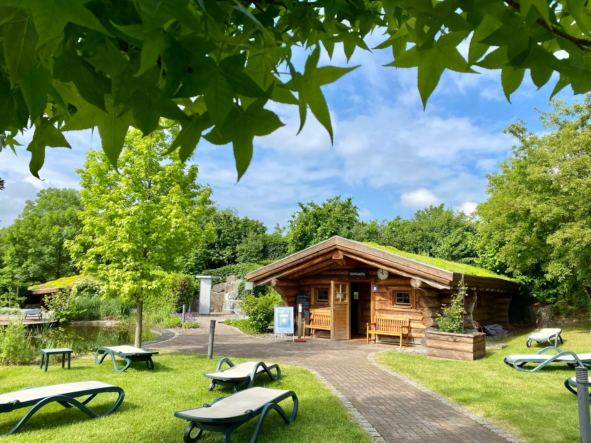 Tageseintritt in die Wellnesslandschaft (inkl. Nutzung des Spaßbades) für 2 Personen (27% sparen) - Primary Image