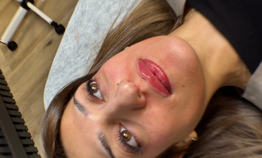 Image 3: Permanent Make-up: Powder Brows oder Shading Lipliner inkl. Beratung für 1 Person (60% sparen)
