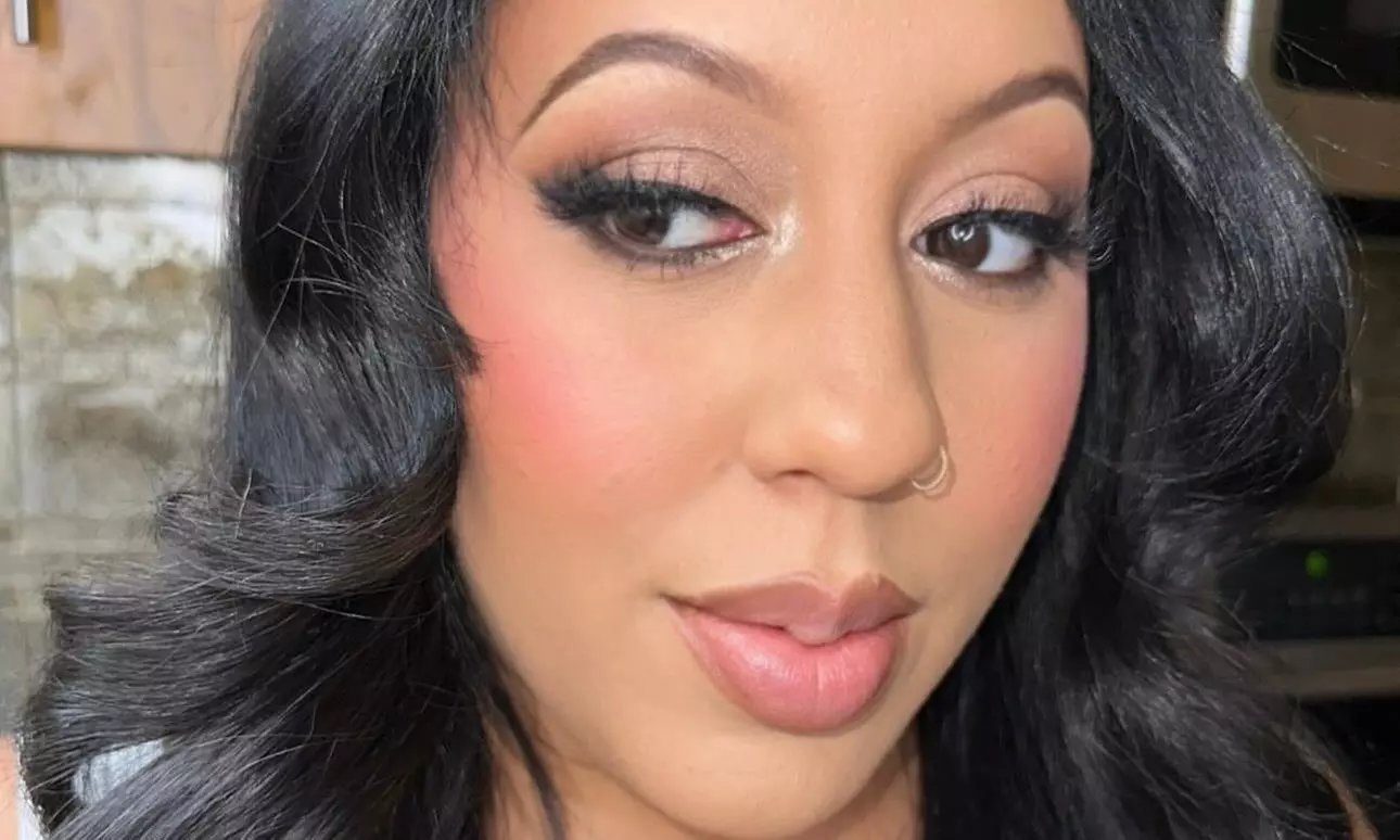 Beauty Lesson, Feature Focus, Lash Application, Soft or Travel Glam