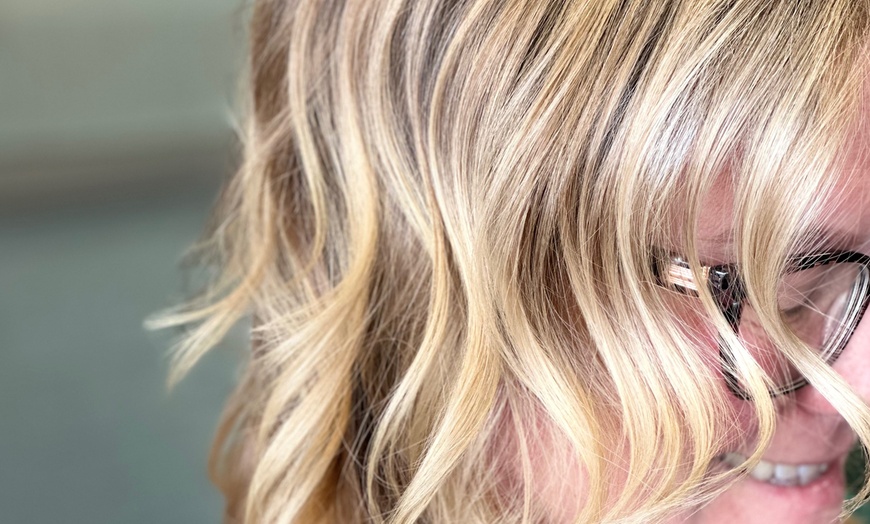 Image 6: Up to 60% Off on Salon - Hair Color / Highlights