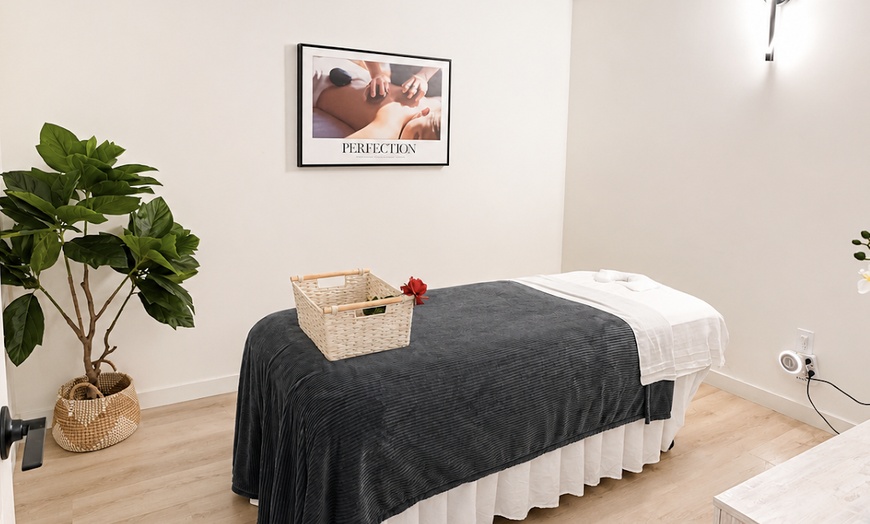 Image 4: Relaxing Massage or Couples Massage with Choice of Styles