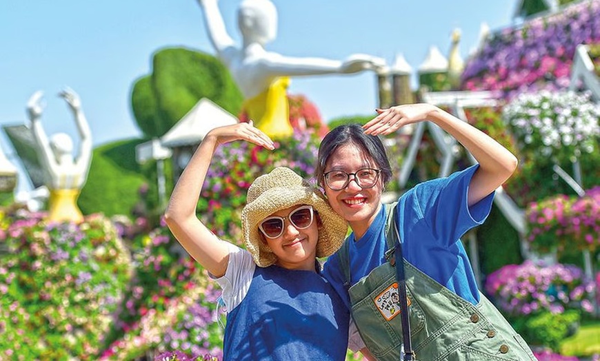 Image 5: Double the Fun: Dubai Aquarium w/ Penguin Cove + Choice of Attraction