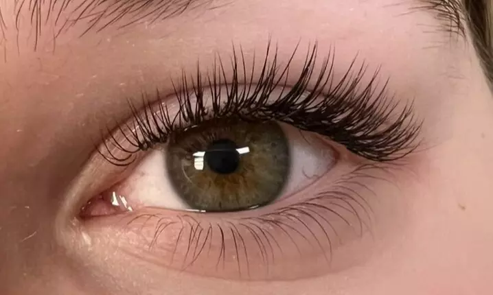 Express Classic, Classic, Volume 6D, or Mega Volume 12D Lash Set