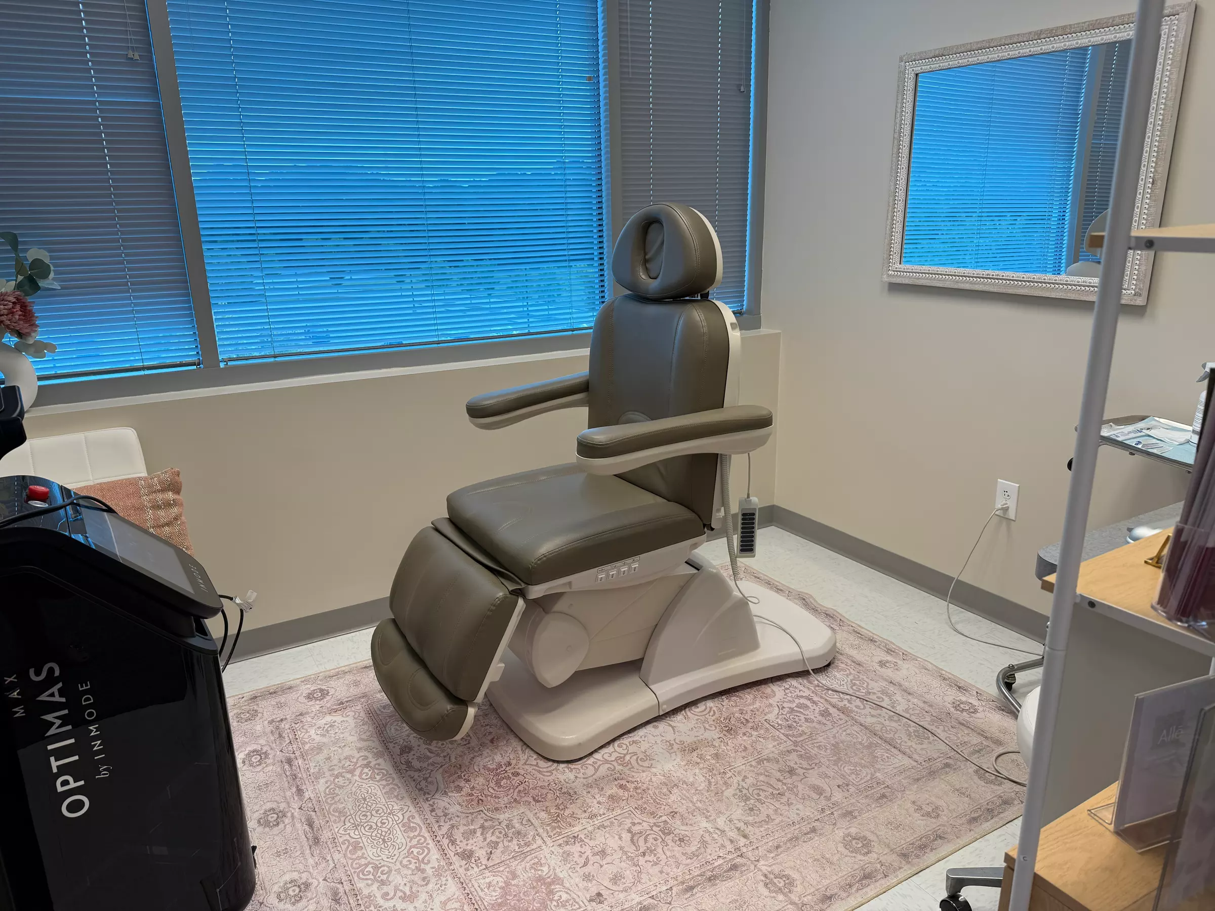 Get Radiant Skin with 1, 2, or 3 IPL Sessions - 10 Minutes Per Session