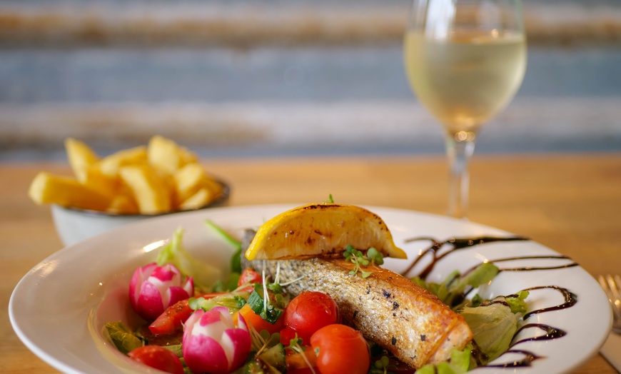 Image 8: Delicious Breakfast & Lunch Deals for 1, 2, or 4 

4o