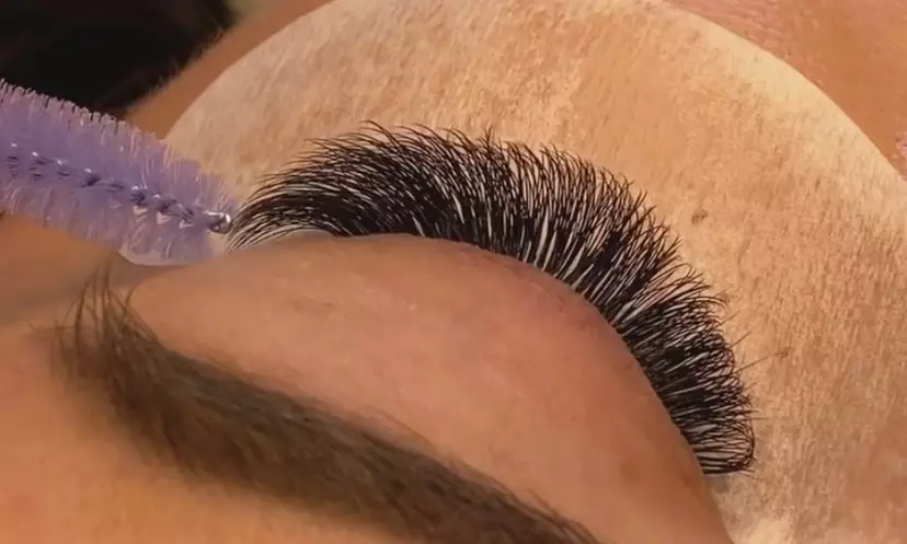 Full Set of Classic, Hybrid Eyelash Extensions w/ or w/o One Week Fill