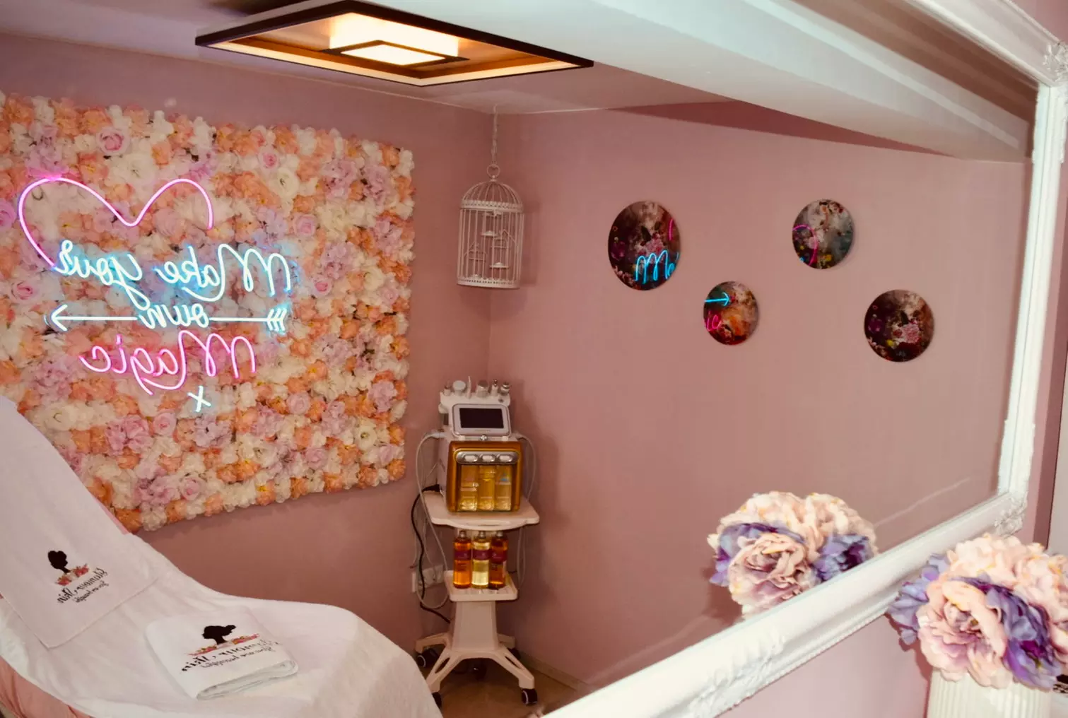 Mikrodermabrasion, optional mit Gesichtsbehandlung und Gesichtsmassage