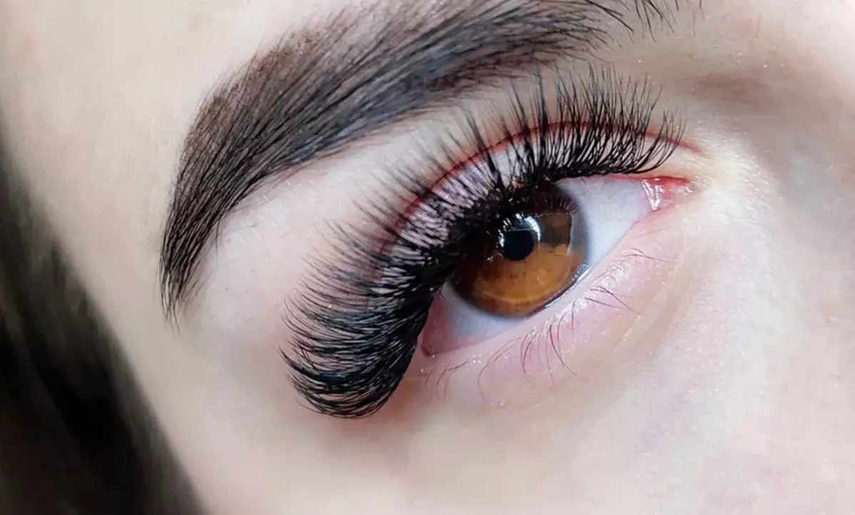 Classic, Hybrid, Volume, or Mega Volume Full Set Eyelash Extensions