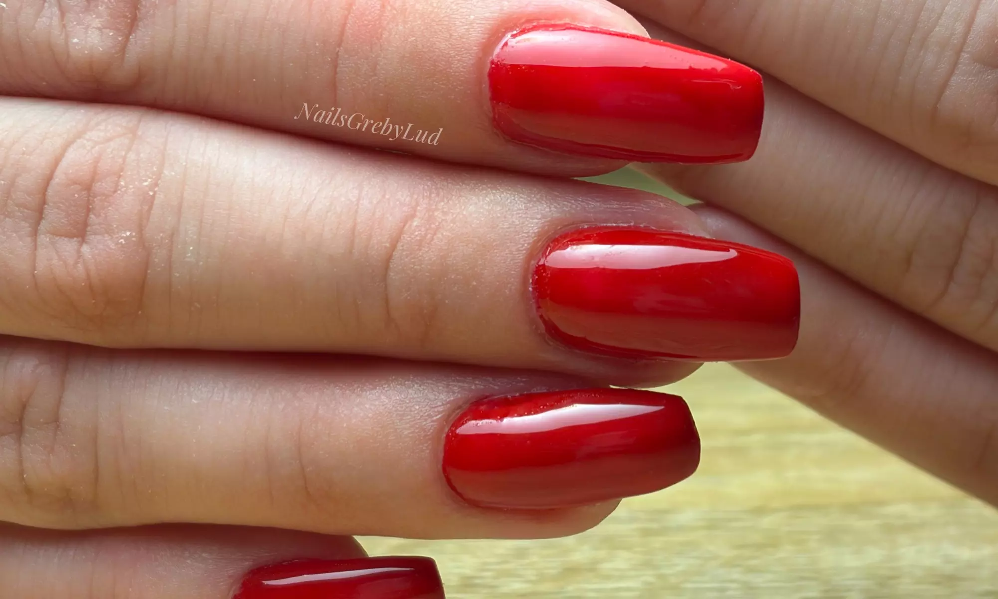 Beauté des mains et pose de gel couleur ou nail art simple à Grenoble avec Long Wah Clinic - Image 3