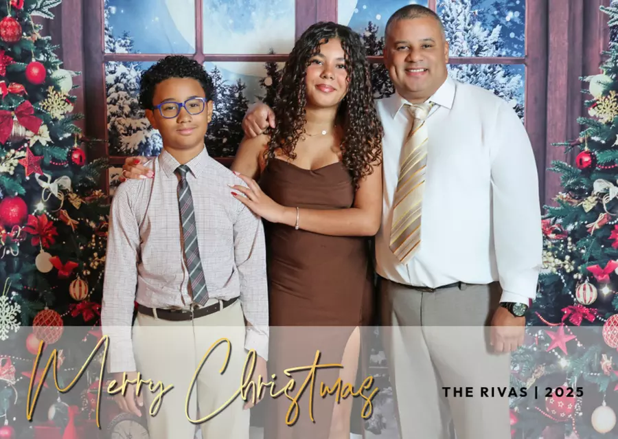 Picture-Perfect Moments: 30–60 Min In-Studio Photo Sessions