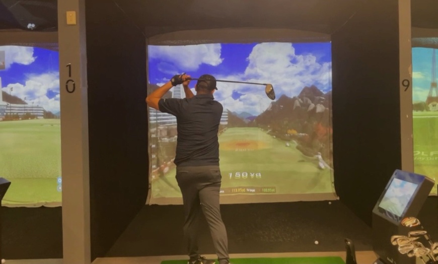 Image 2: Golf Simulator Experience – Private Bay Play & Tech Perks