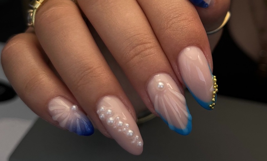 Image 5: Beauté des mains russe avec vernis semi permanent ou rallongement gel