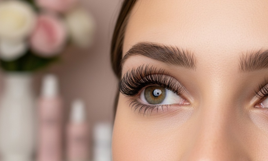 Image 3: Browlift ou extension de cils à Saint-Laurent-du-Var