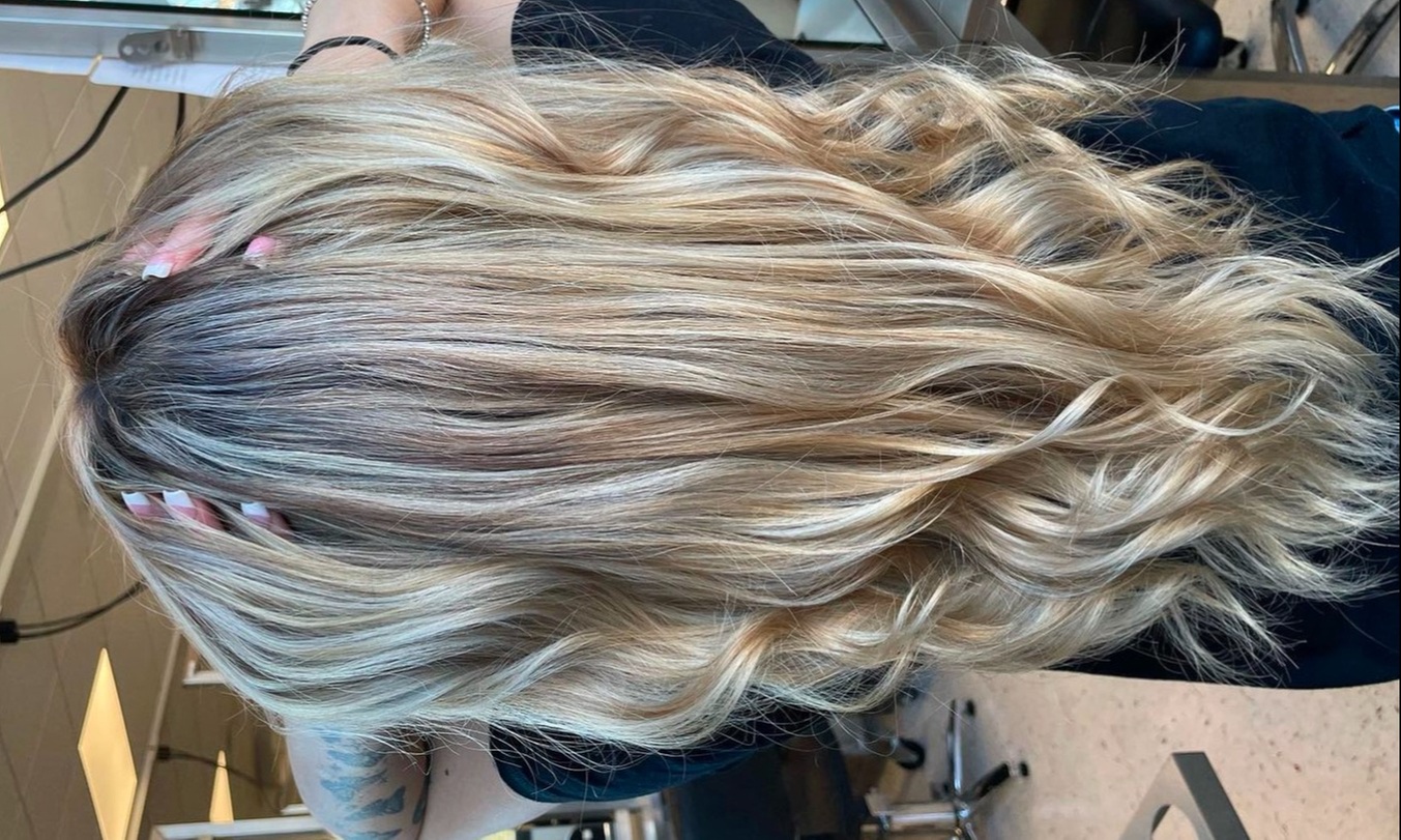 Voluminous Hair with Deep Conditioning Blowout