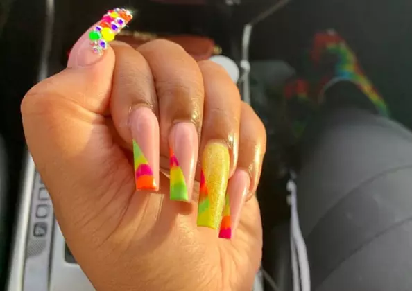 Custom Nail Sets with Art, Freestyle Designs & Light Bling