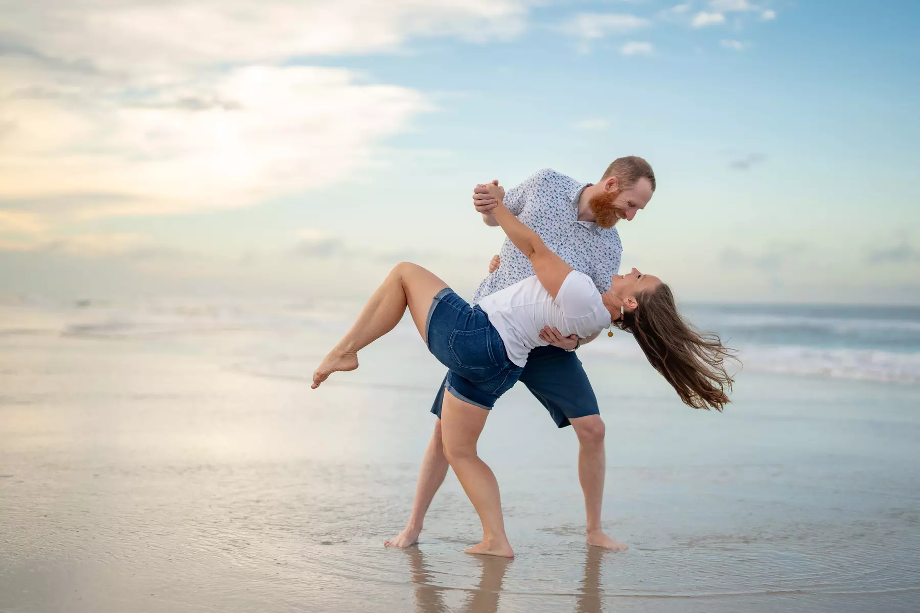 Jammin'Swing: Capture Special Moments with Outdoor Photo Shoots