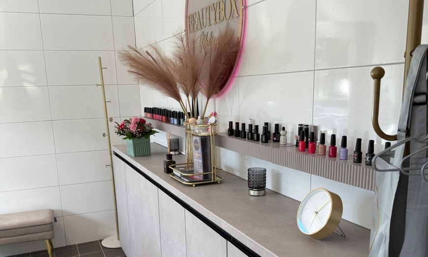 Image 3: Premium Wimpern- und/oder Augenbrauen-Lifting für 1 Person