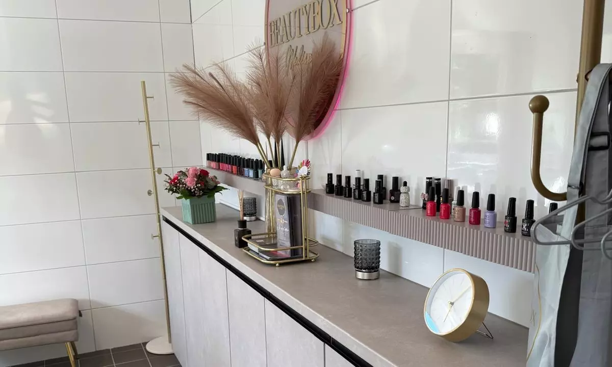 Premium Wimpern- und/oder Augenbrauen-Lifting für 1 Person