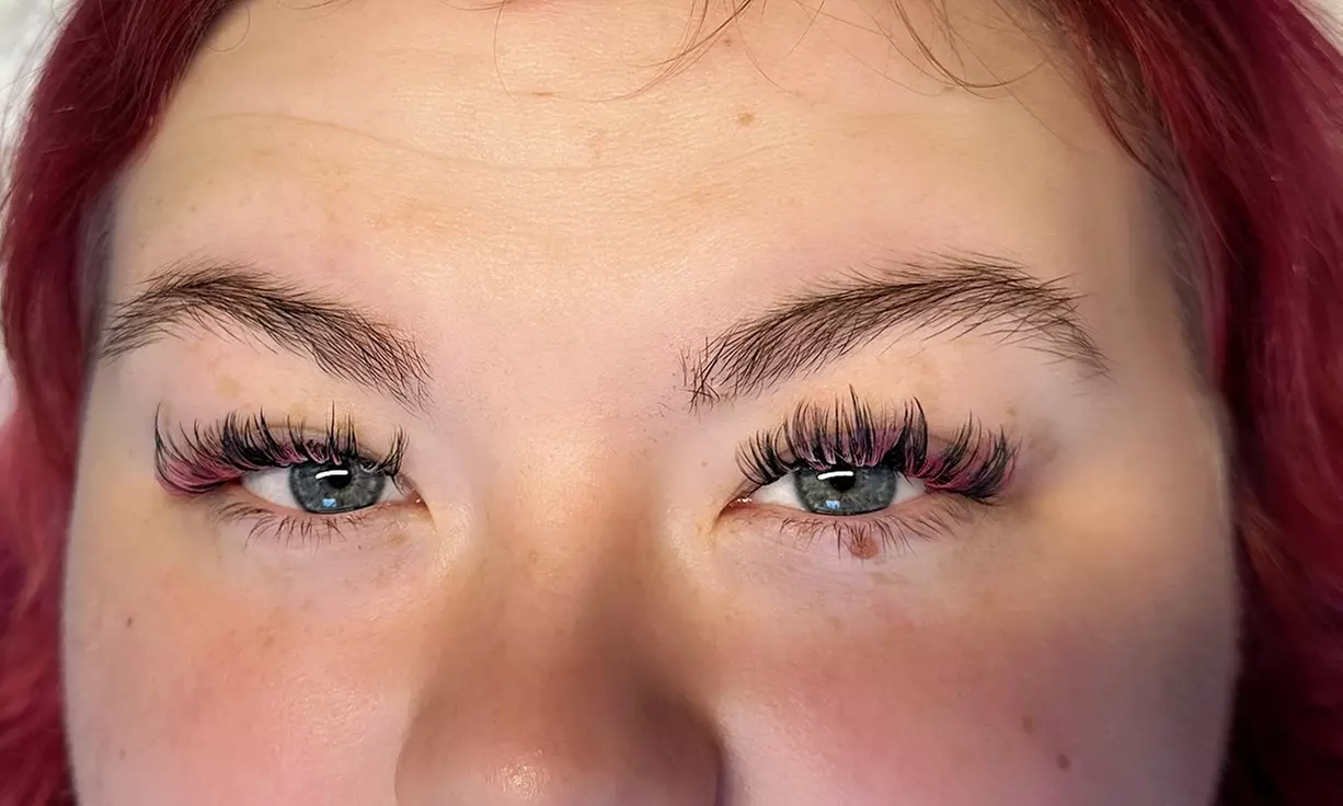 Get Natural Looking Lashes with Full Set of Eyelash Extensions & Fill