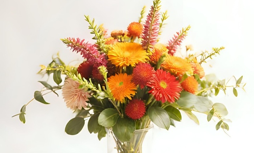 Image 9: Ramo de flores de diseño artesanal en tamaño mediano, grande o XL