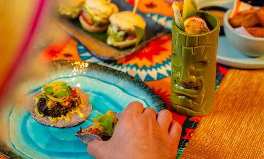 Image 6: 4* Noches Latina Night 3-Course Experience for 1, 2, or 4 People