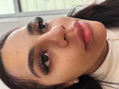 Natural Set of Classic premium Mink/Cashmere  Eyelash Extensions Up to 50 pcs per eye - Eyemazing lashes