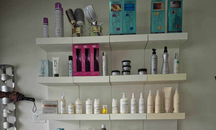 Image 2: Up to 39% Off on Salon - Hair Color / Highlights at The Mane Angel