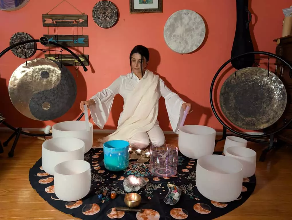 Unwind with a 40 Min Reiki and Sound Healing or 60-Min Reiki Session