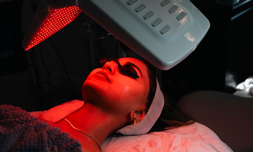 Image 2: Get Glowing Skin  at Capital Glow 