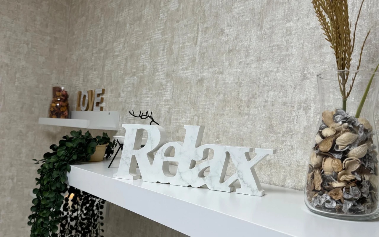 Get an Eyebrow Threading, Tint with Eyelash Tint, or Upper Lip